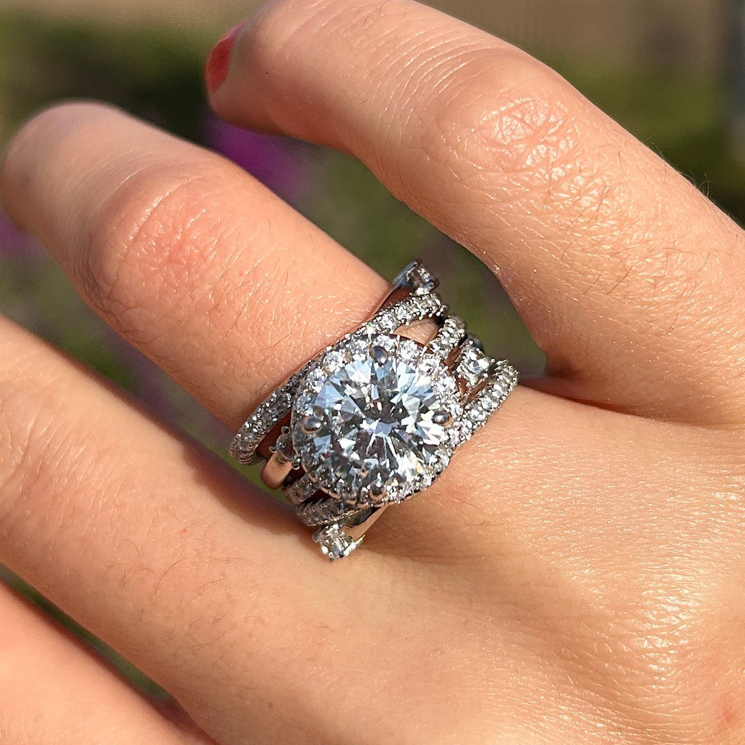 Luxury 2 Pcs Round Cut Halo Design With Insert Band Bridal Set Shine of Diamond