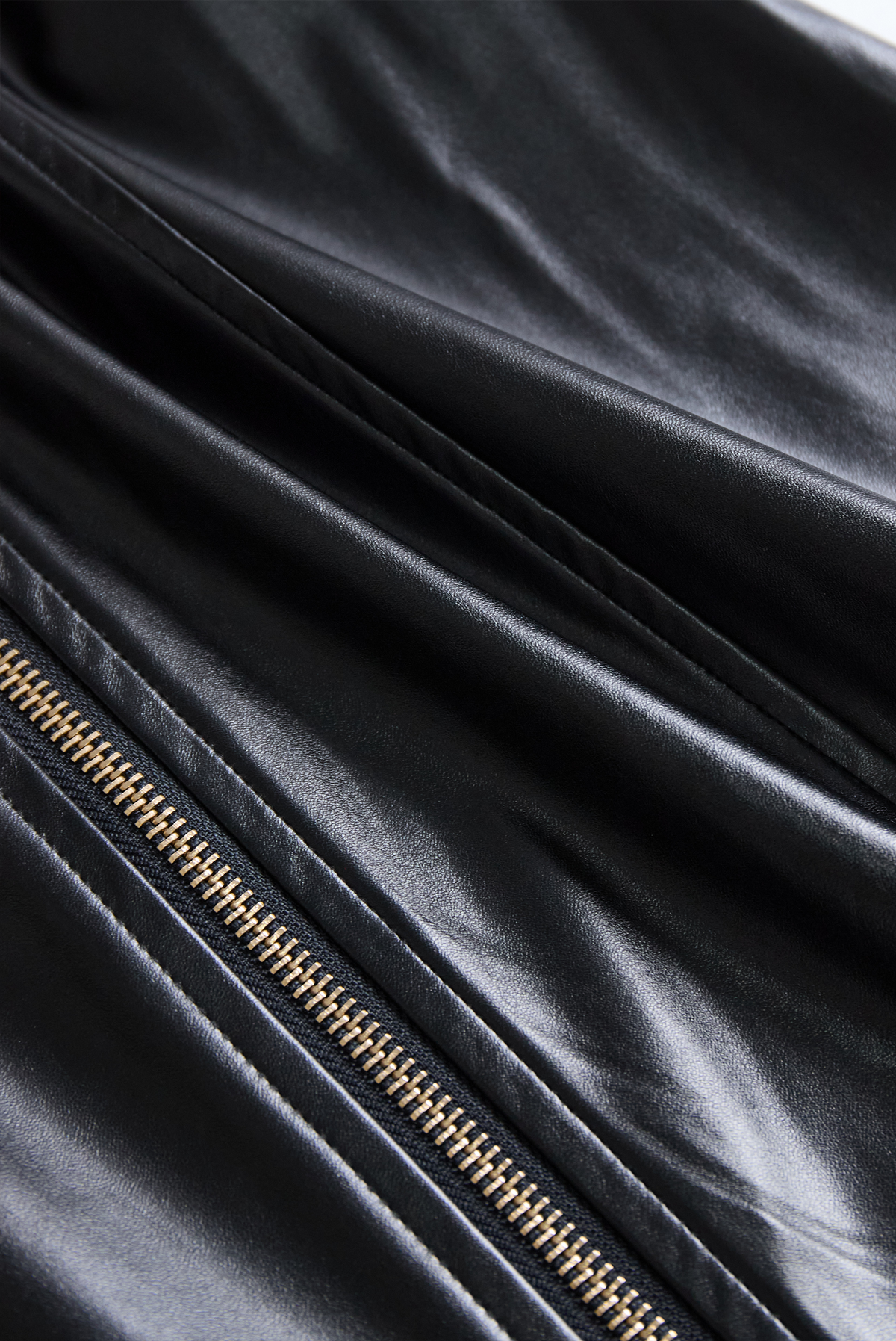 Edgy Black Zip-Front Faux Leather Bodycon - Mini Dress