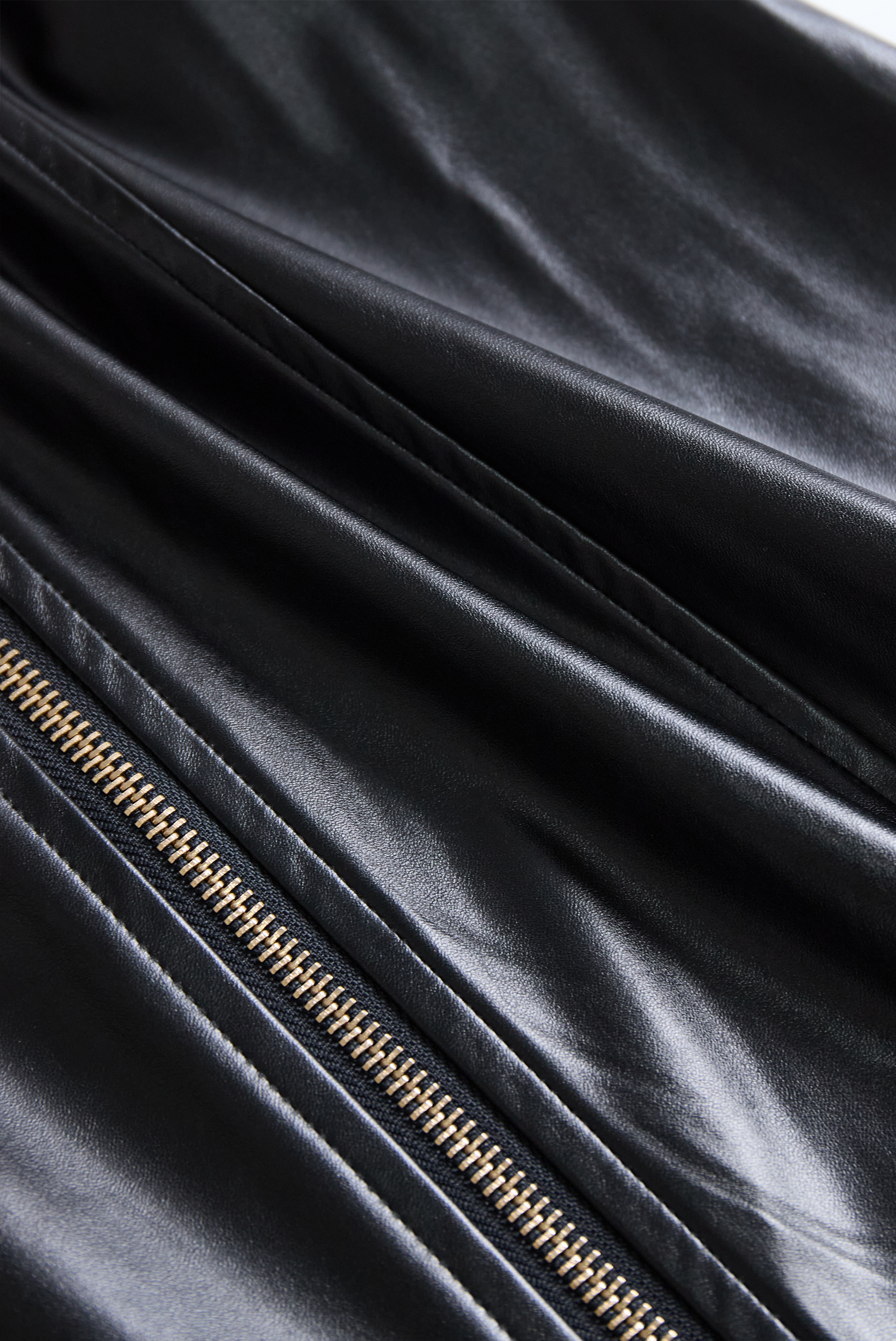 Edgy Black Zip-Front Faux Leather Bodycon - Mini Dress