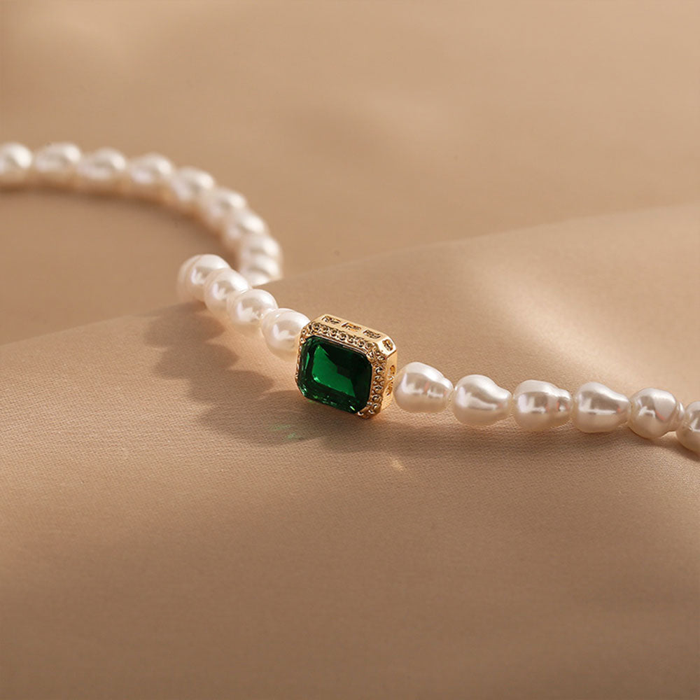 Vintage Pearl & Emerald Green Gemstone Choker Dazzleyesjewelry