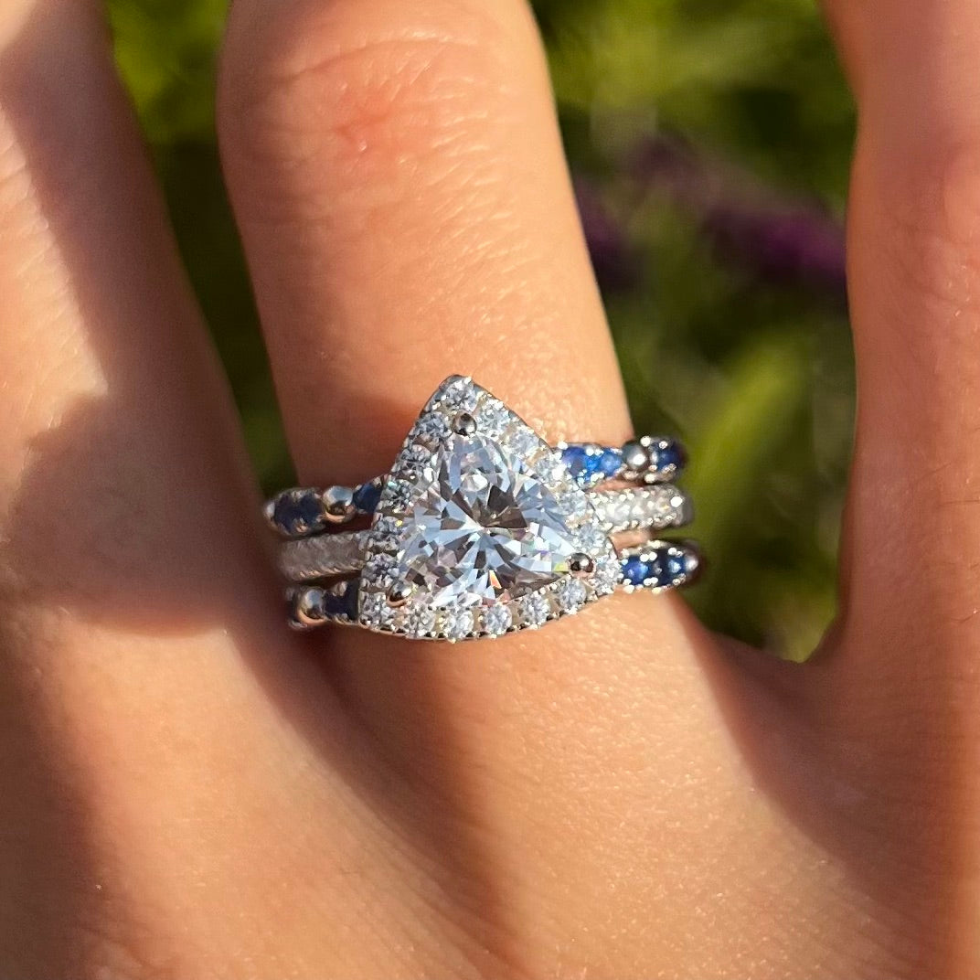 Luxury 3 Pcs Triangle Shape Sterling Silver Bridal Set Shine of Diamond